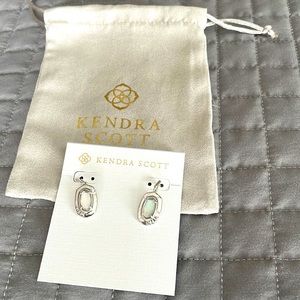 Kendra Scott Anna Drop Earrings in Gray Illusion